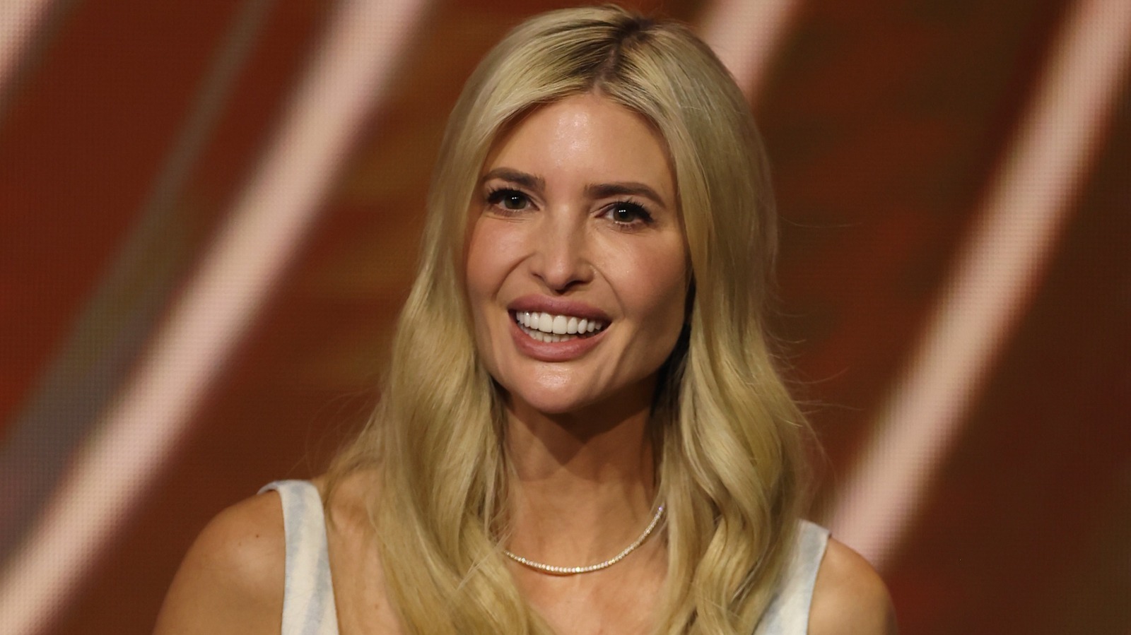 伊凡卡川普 (Ivanka Trump) 的 5 套服裝價格高於平均租金