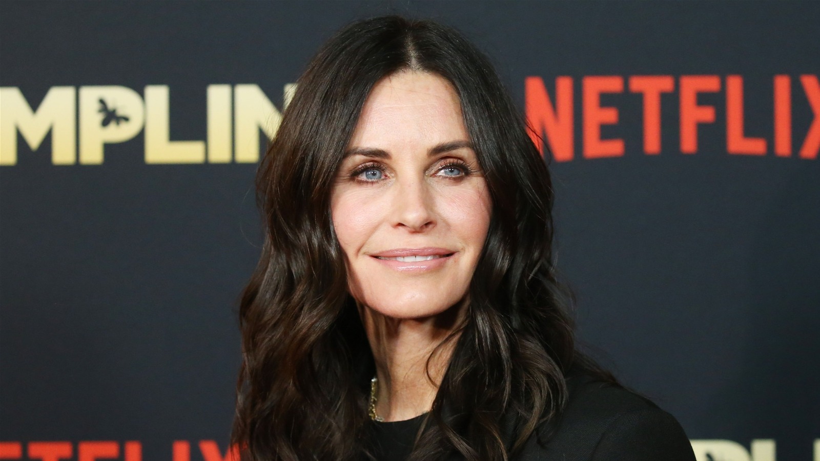 Courteney Cox仍然沒有化妝看起來很漂亮