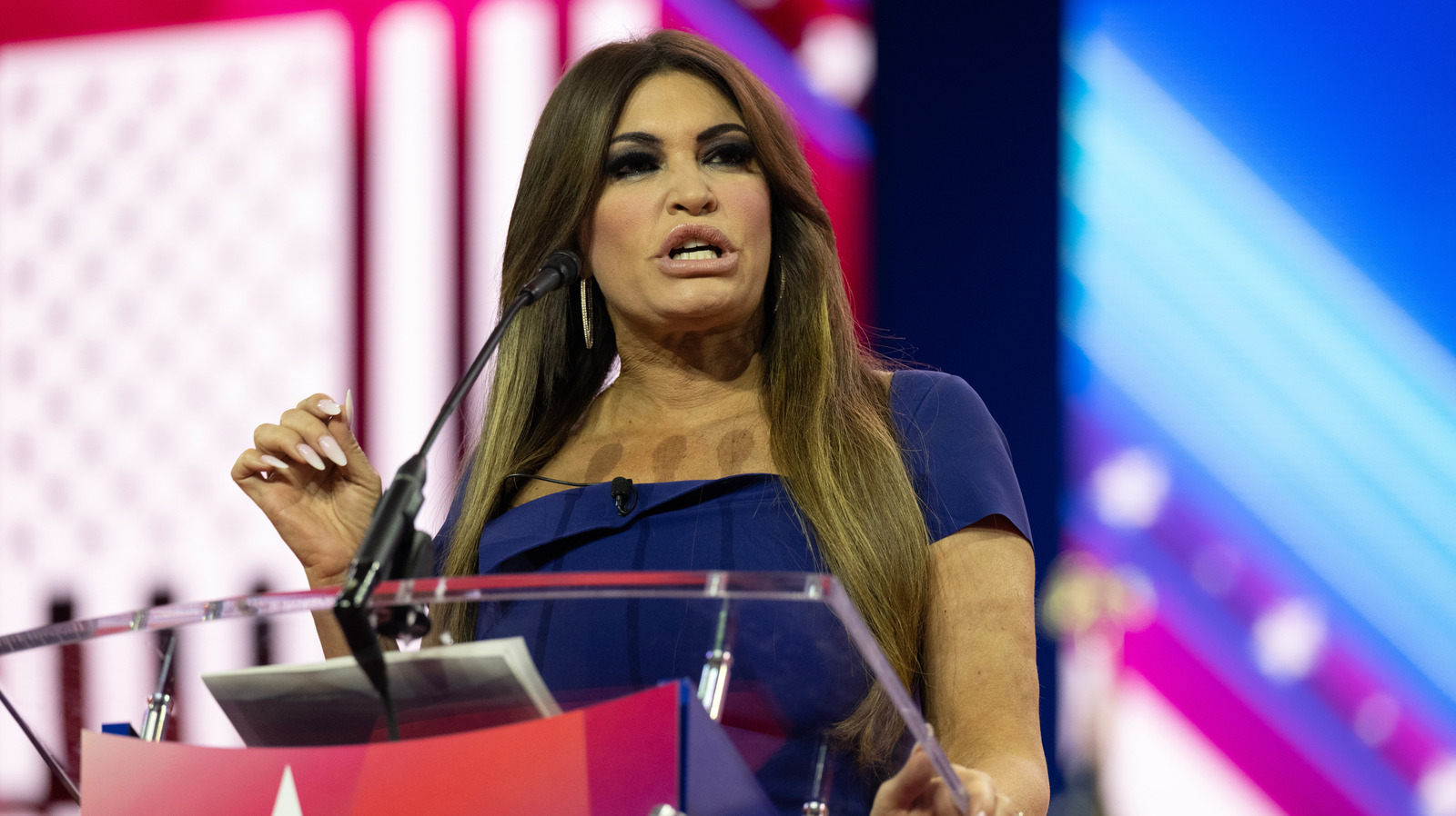 金伯利吉爾福伊爾 (Kimberly Guilfoyle) 的就職造型是她迄今為止最受質疑的造型之一