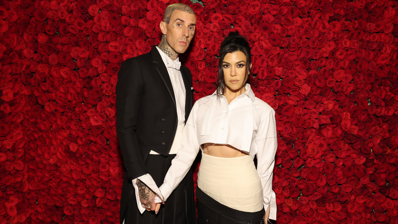 我們不能忽略Kourtney Kardashian和Travis Barker的關係