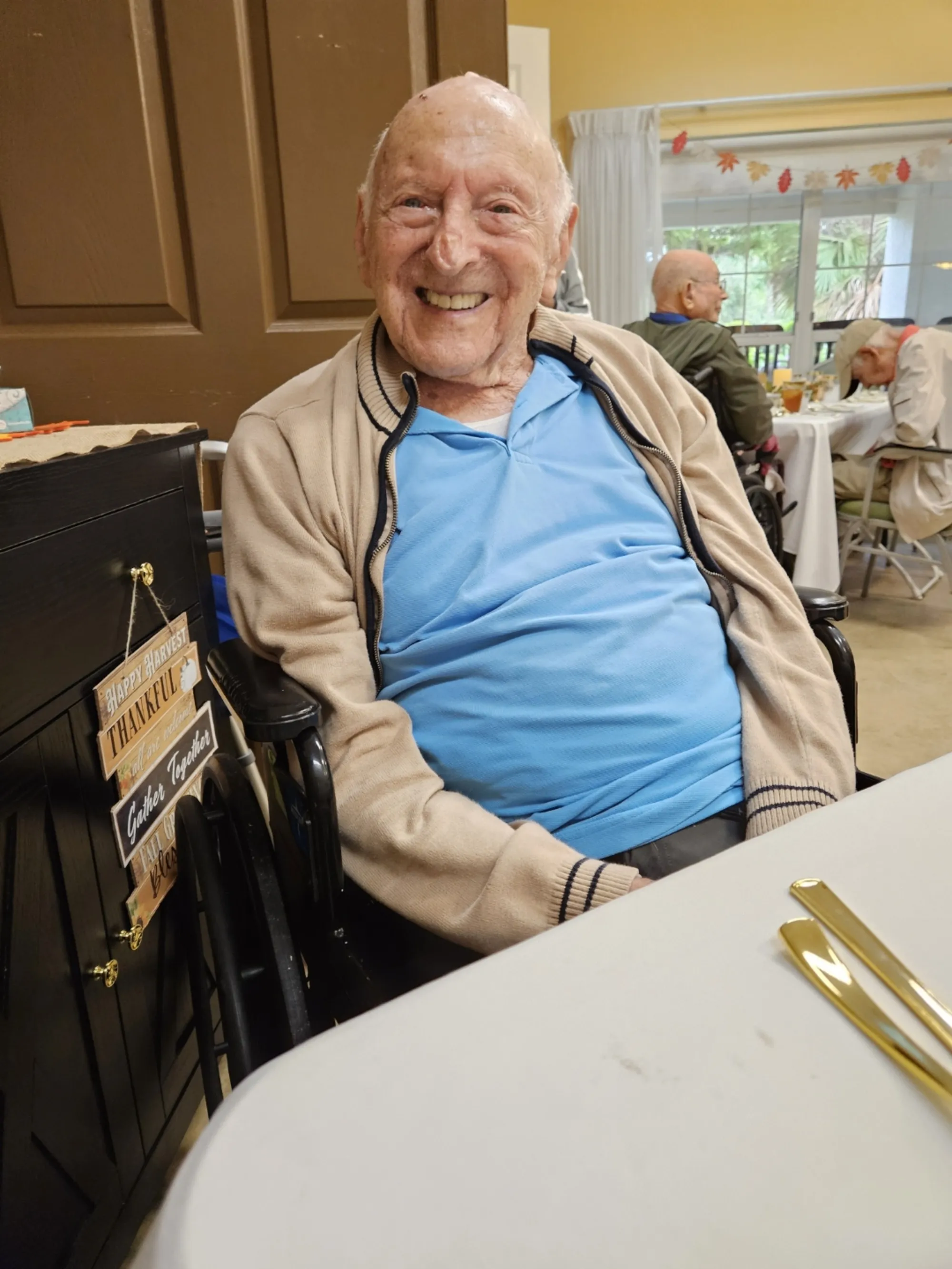 Fairchild出版物的長期金融編輯Sidney Rutberg死於101